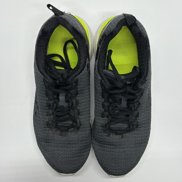 Boys Fila Tennis Shoes Sneakers Athletic Shoes Black and Yellow Boys Size 3.5 - Picture 9 of 11